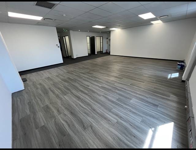 374M² OFFICE TO LET IN MILNERTON CENTRAL